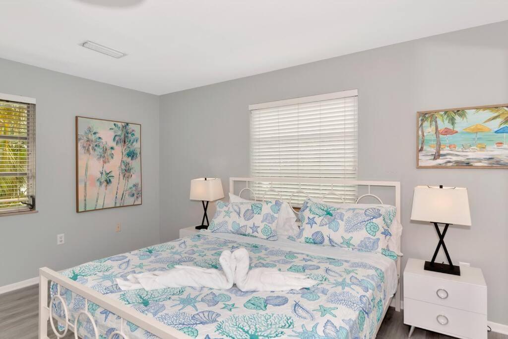 Walk To The Beach - Island Villa Siesta Key Exterior foto